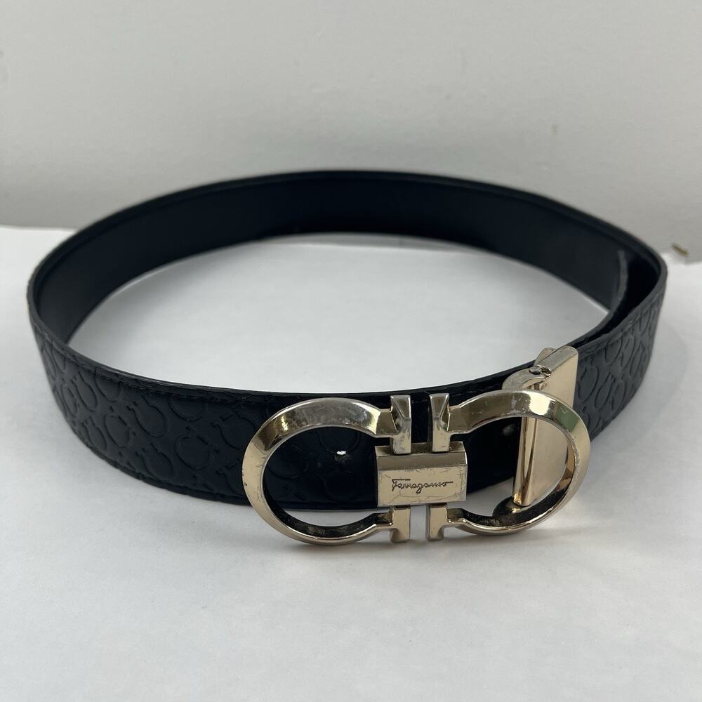 Salvatore Ferragamo Gancini Belt Black Leather Gold Buckle Italy 35” Fair